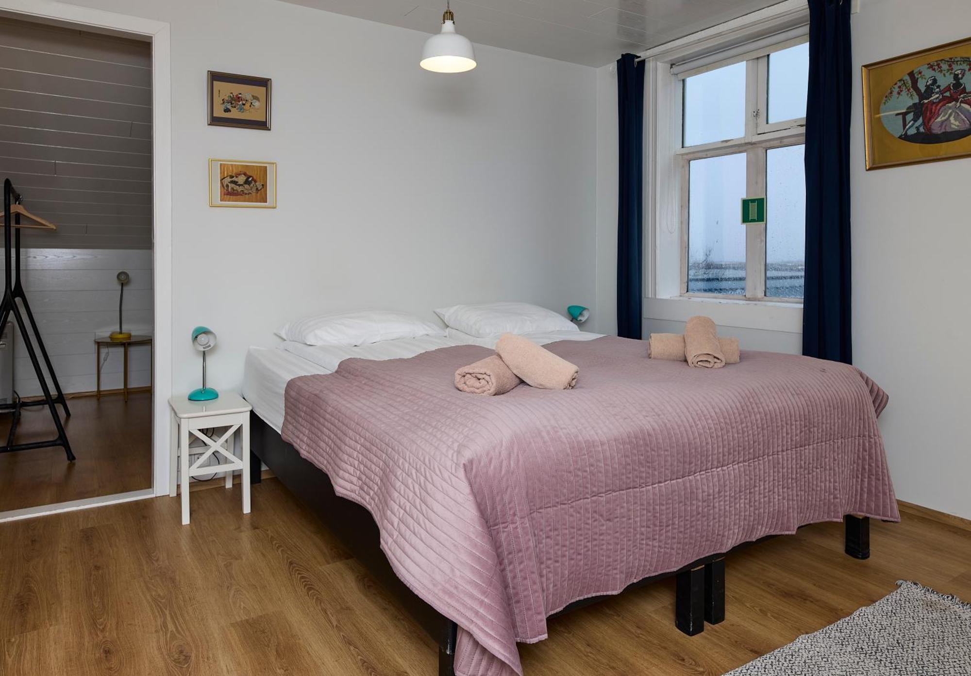 Englendingavik Homestay Borgarnes Bagian luar foto