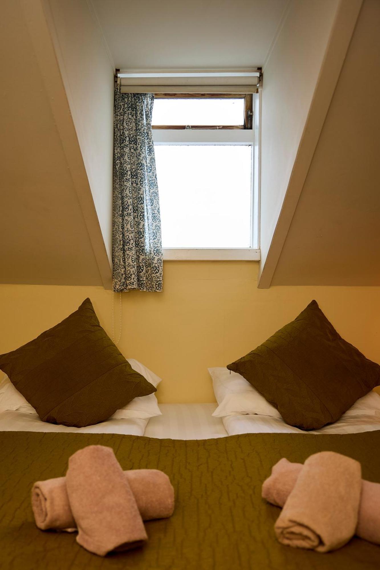 Englendingavik Homestay Borgarnes Bagian luar foto